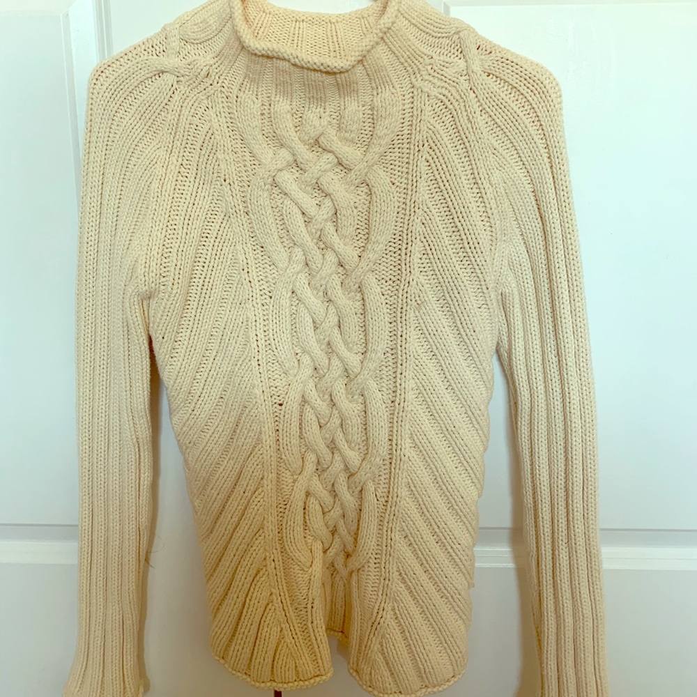 Gap sweater
